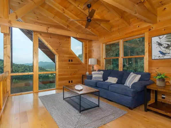 141 Yellow Locust Dr #Id1023153p, Waynesville, NC 28786