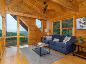 141 Yellow Locust Dr, Waynesville, NC