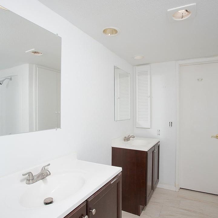 1st image of 3803 Barrington St #B5