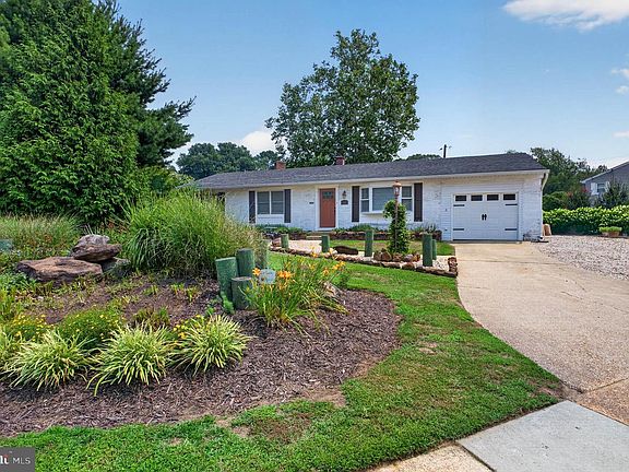 4th image of 219 Kathy Ct