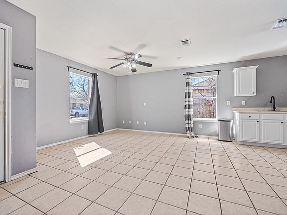 4th image of 9226 Emerald Port Dr