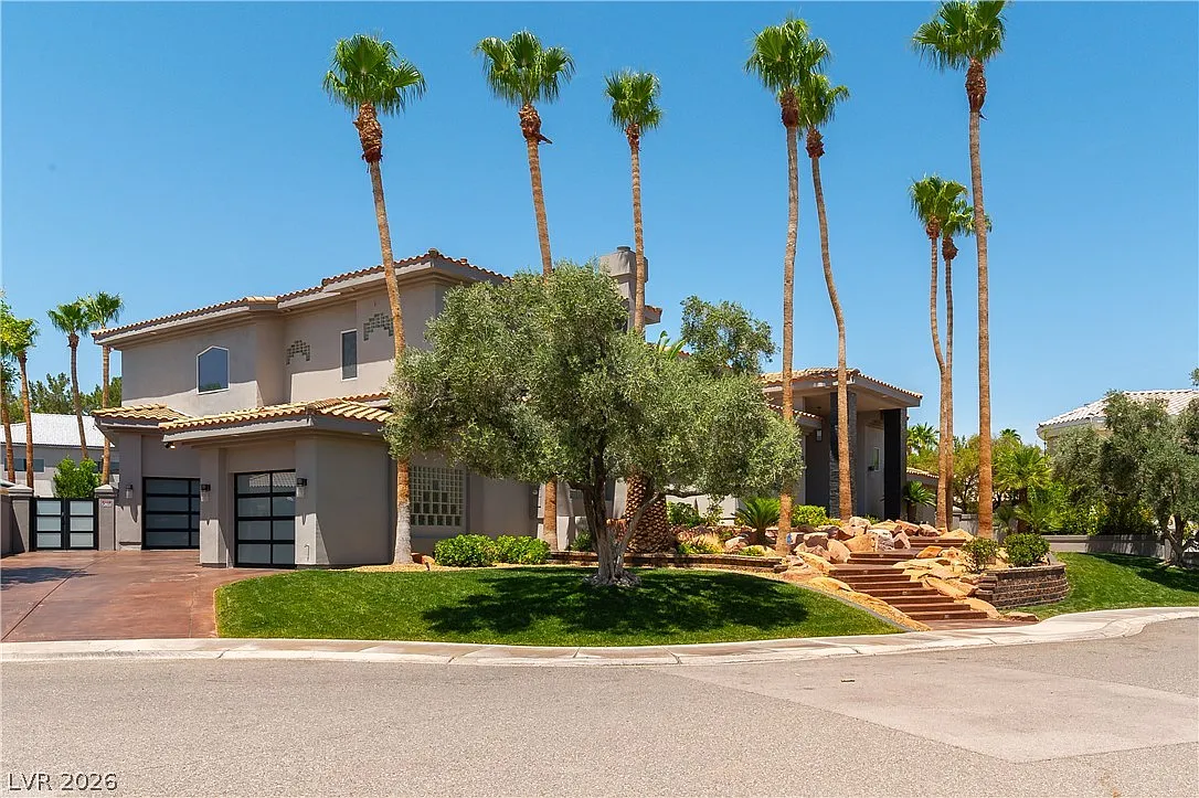 5 bed, 6.5 bath, 6432 sqft, $13,000 — Photo 2