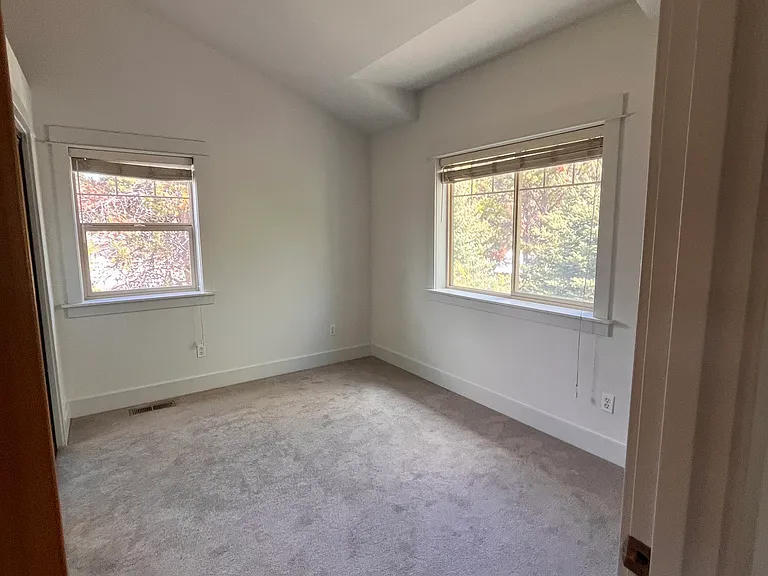 55219 Huntington Rd — Photo 22