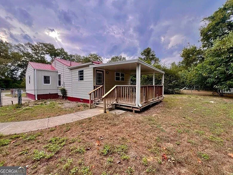 3 bed, 1.0 bath, 1116 sqft, $1,300 — Photo 3