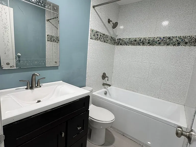 25 Bloomingdale Dr #4B — Photo 16