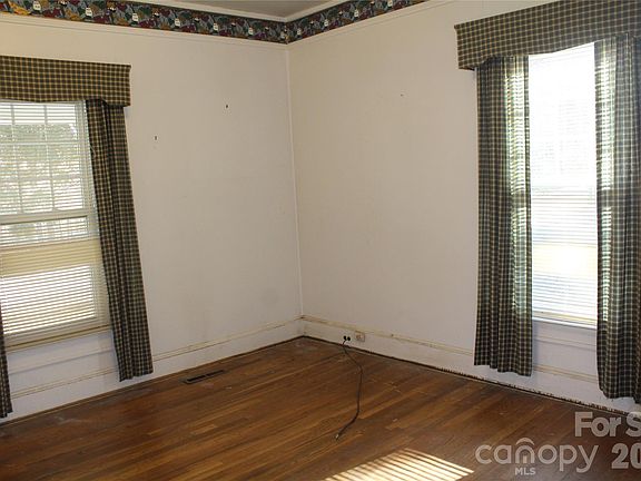 4th image of 113 Williams Way