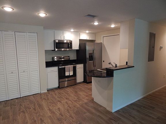 4th image of 3382 Mermoor Dr APT 105