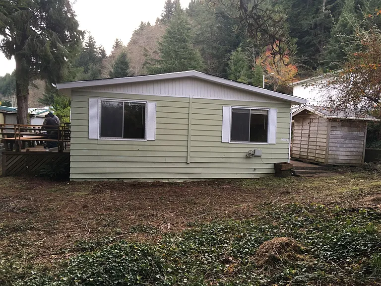 859 Vista Ct — Photo 2