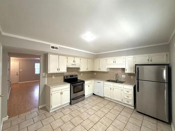 2 bed, 1.5 bath, 1087 sqft, $1,495 — Photo 4