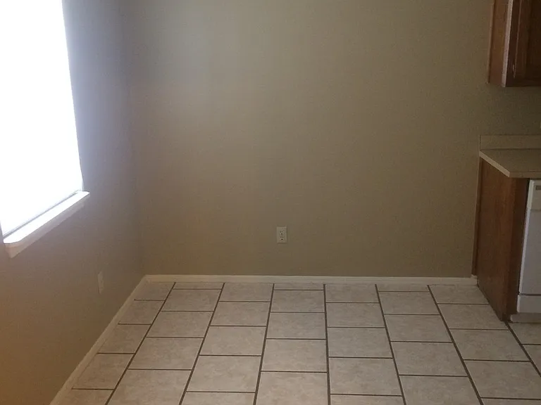 13 W Ash St — Photo 3