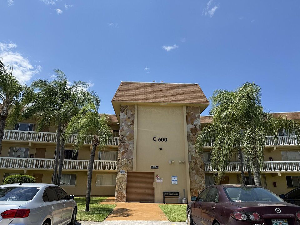 1st image of 600 Village Green Court #121