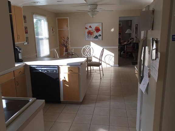 2nd image of 3655 Glenbrooke Ln