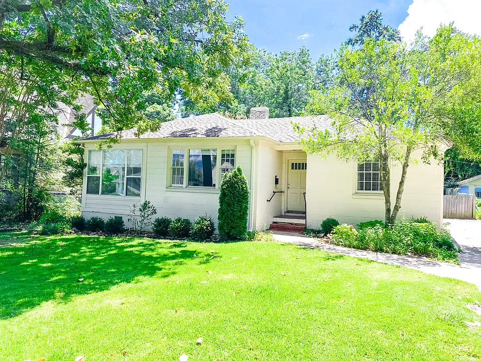 218 Malaga Ave