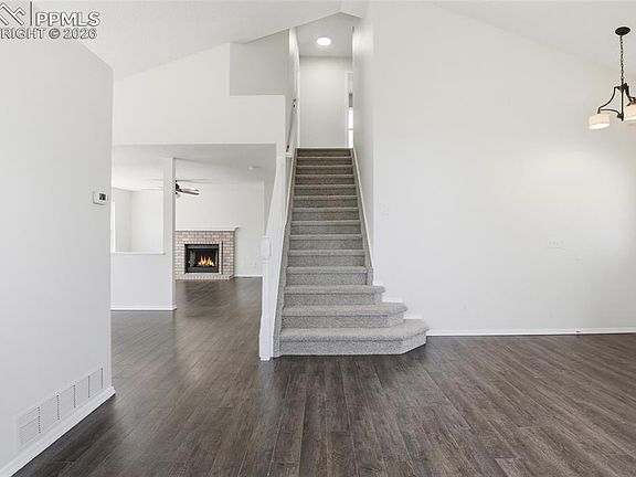 5th image of 1321 Grass Valley Dr