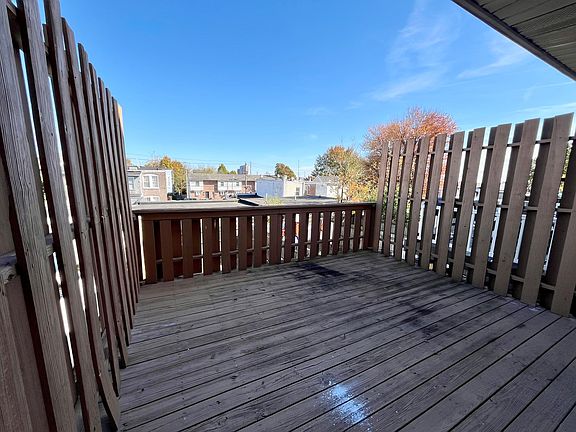 Outdoor deck