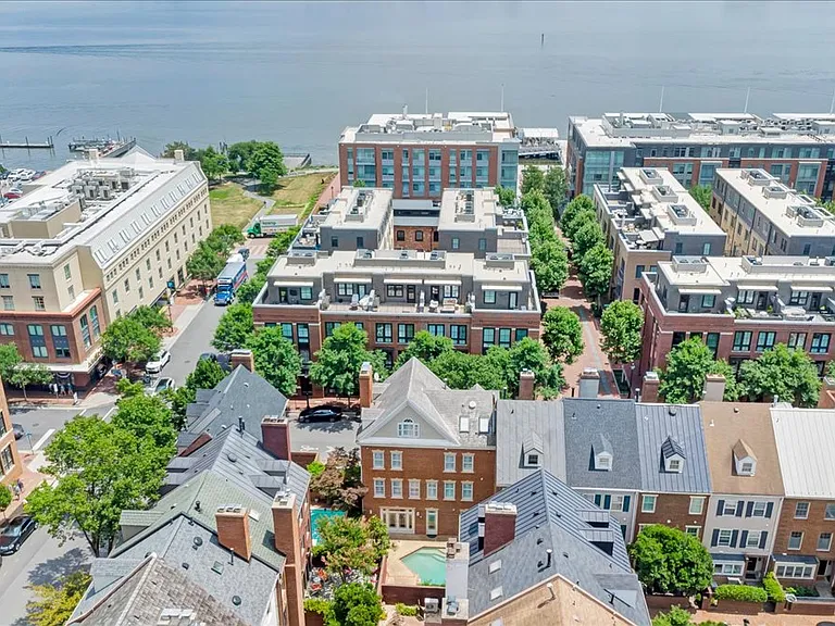 Enjoy Old Town living