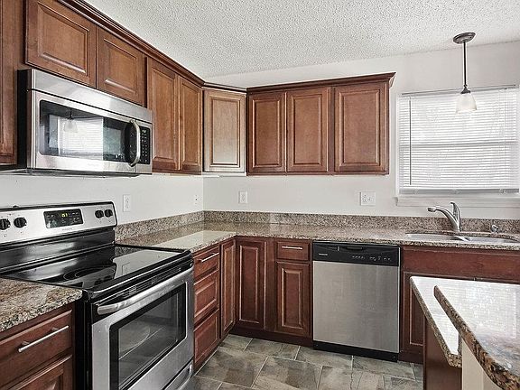 3rd image of 1724 E 97th Ter