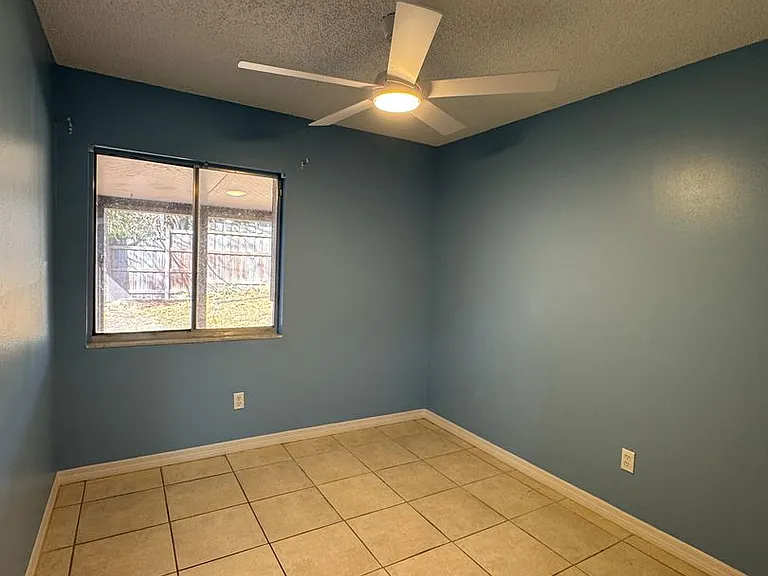 7237 Harbor Heights Cir — Photo 4