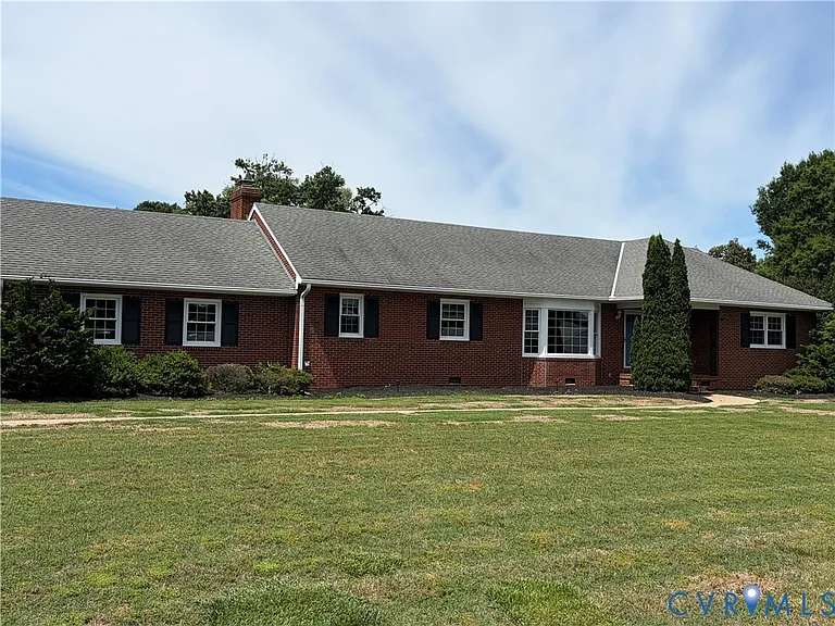 9325 Brentwood Dr — Photo 1
