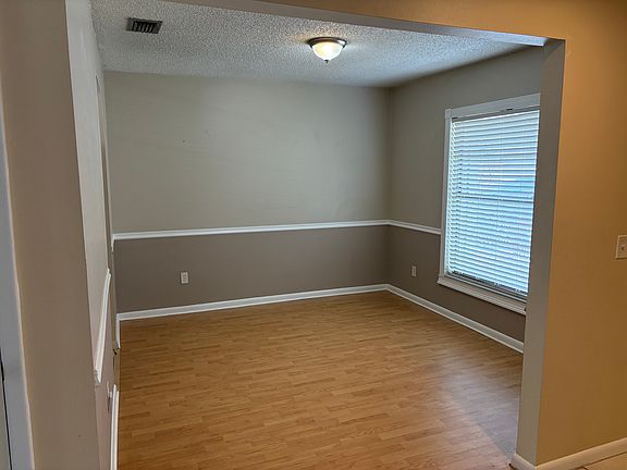 3rd image of 4714 Fox Hunt Dr