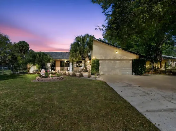 5059 Bernadette Dr, Zephyrhills, FL 33541