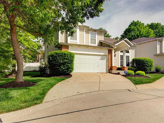 3rd image of 15215 Cambridge Terrace Ct