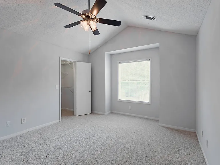 Cambridge Park Apartments — Photo 59