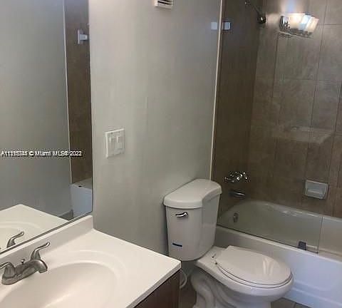 3rd image of 1200 NE Miami Gardens Dr APT 414W