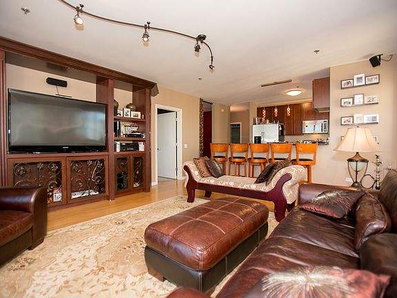 Living Room/Kitchen