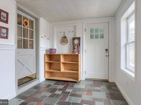 3rd image of 133 Fort Henry Rd