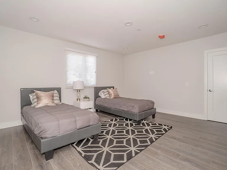 3913 Brighton Ave — Photo 21