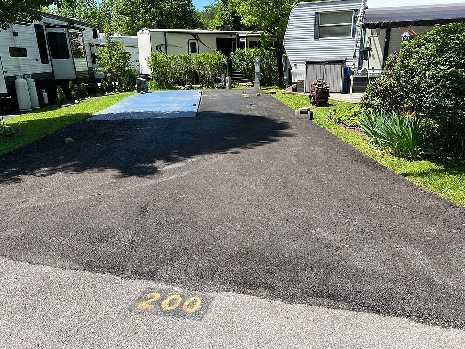 1st image of 4229 E Pkwy Lot 200