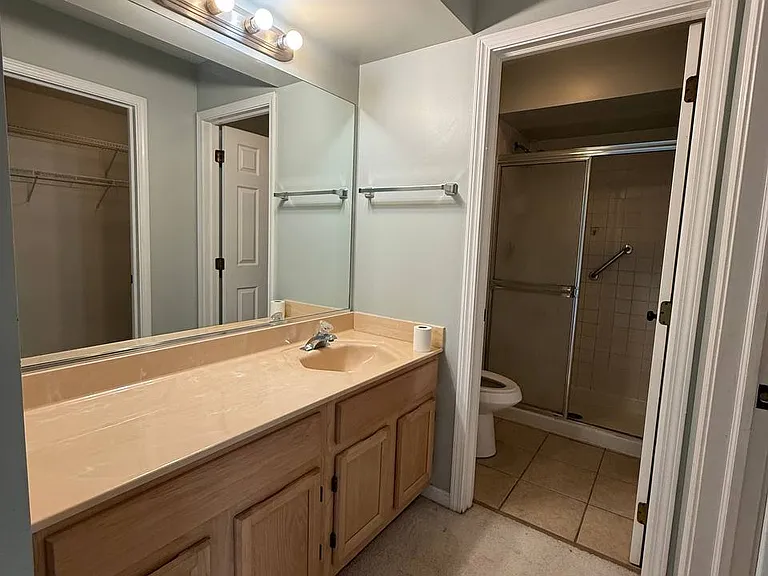 725 Daybreak Ln — Photo 18