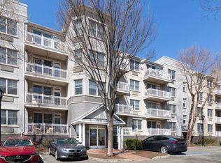 15 Freedom Way #106, Jersey City, NJ 07305