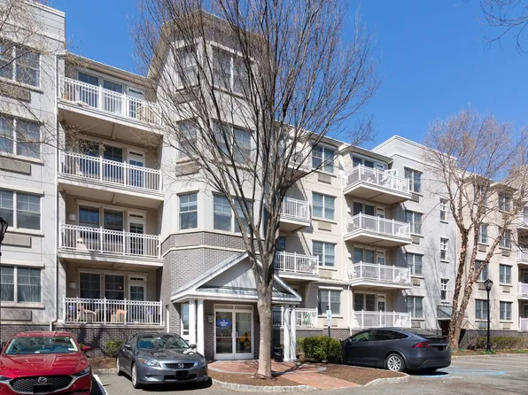 15 Freedom Way image 1 of 20