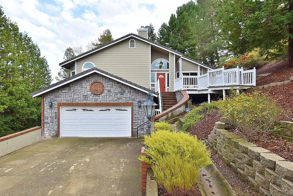 1591 Springbrook Rd photo 1