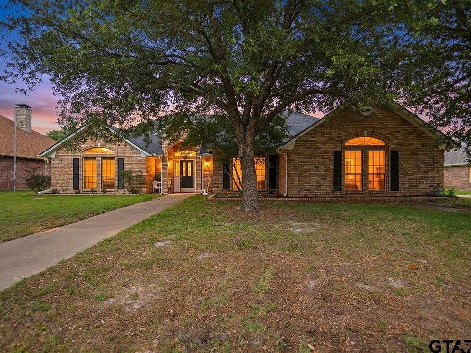1st image of 113 Saint Andrews Cir