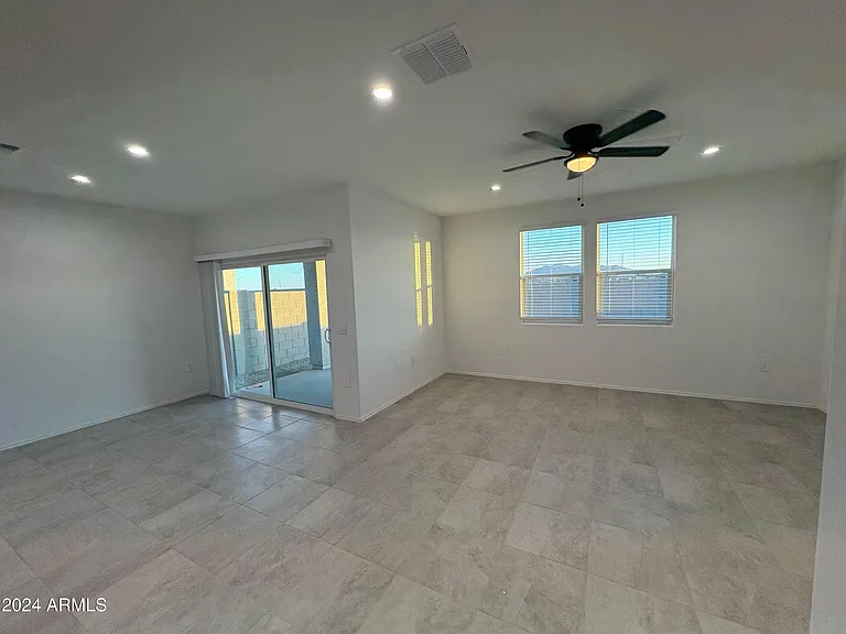 1575 E Lardner Dr — Photo 36