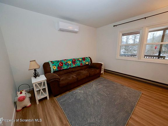 5th image of 9 Clayton Ln