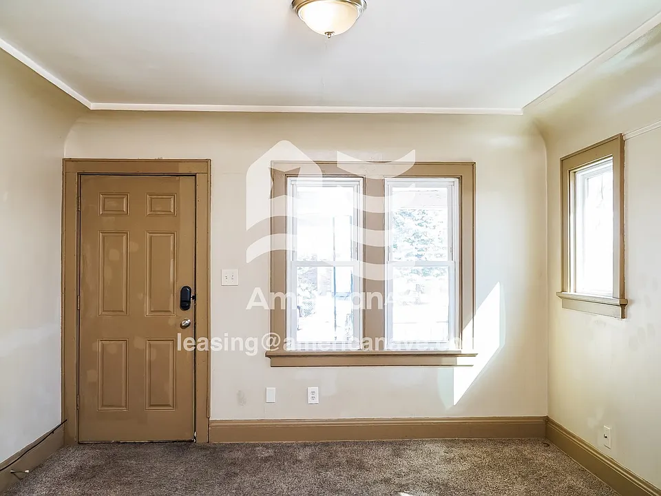 730423_004_living_room_13649864.jpg