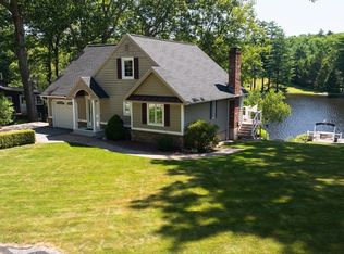 112 Westwood Dr, Sturbridge, MA 01566