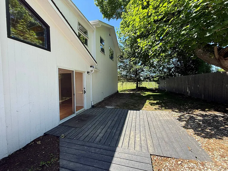 270 North St — Photo 23