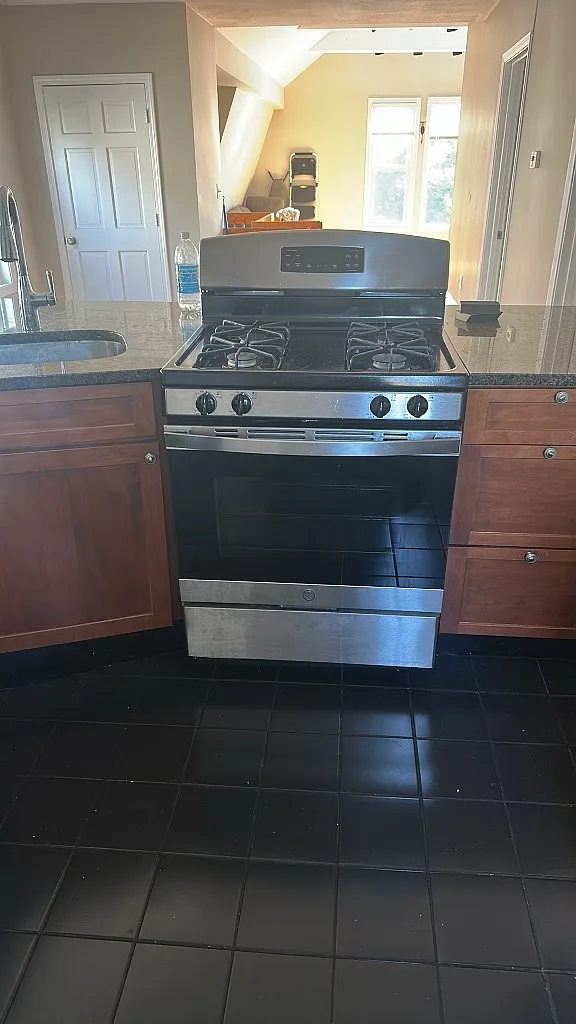 2 bed, 2.0 bath, $2,827 — Photo 2