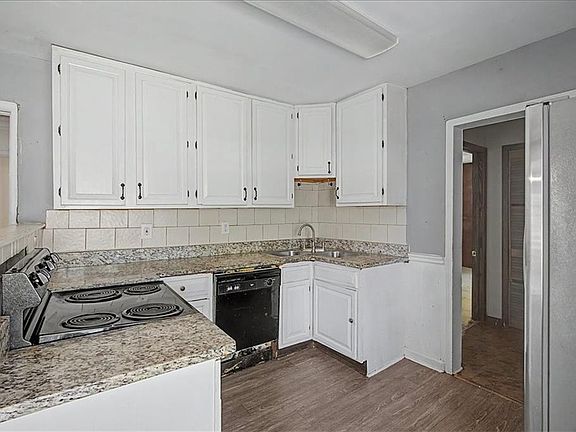 4th image of 1368 W Austin Rd