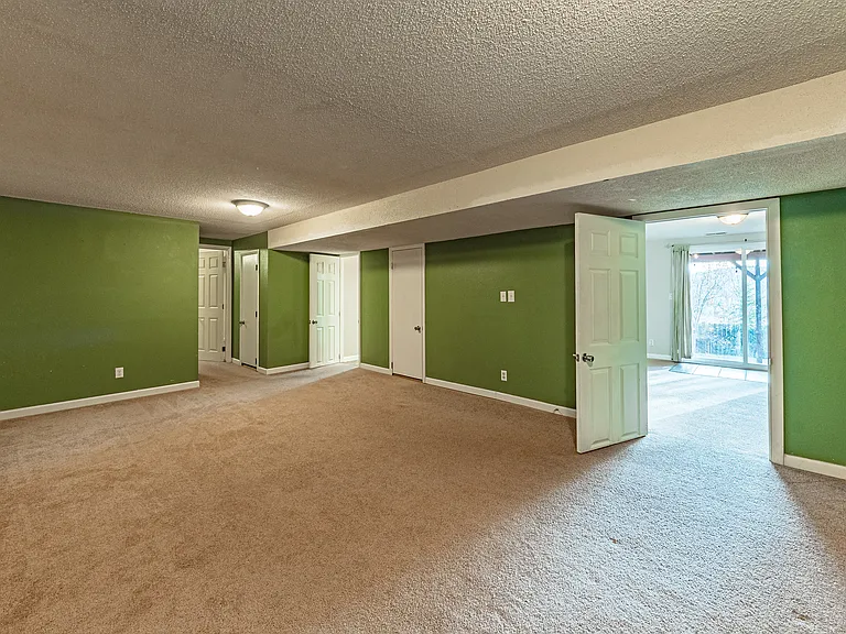 1143 Stanton St — Photo 16