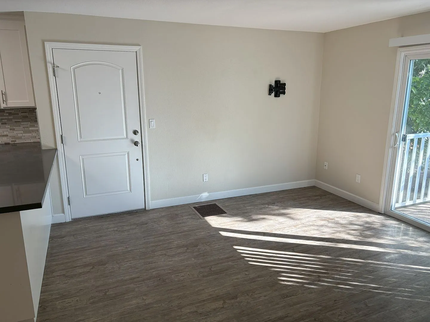 Beautiful 2Br/1Ba Condo by the Beach — Photo 4