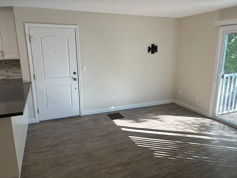 755 14th Ave #214 — Photo 4