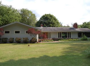 27W611 South Ln, Naperville, IL 60540