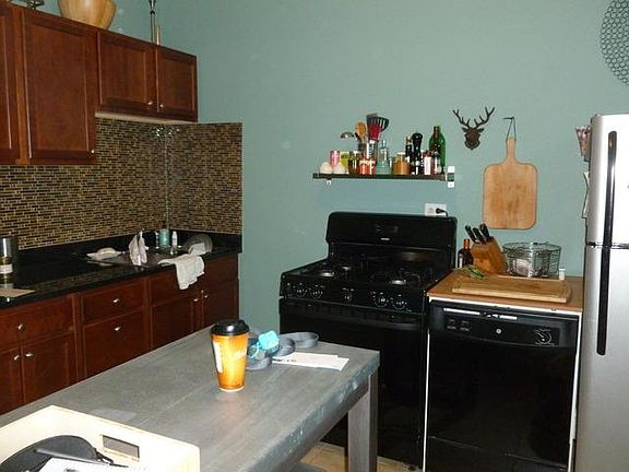 5th image of 4153 N Ashland Ave APT 2E