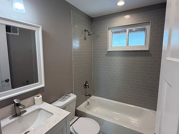 4th image of 10607 Thayer Ct